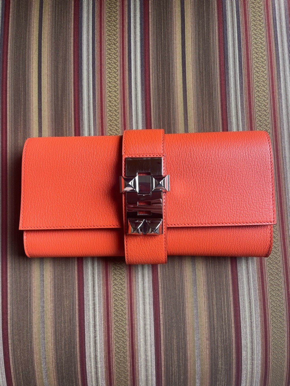 LIKE NEW HERMES SANGUINE ORANGE TADELAKT LEATHER MEDOR CLUTCH PALLADIUM HARDWARE - Picture 6 of 17